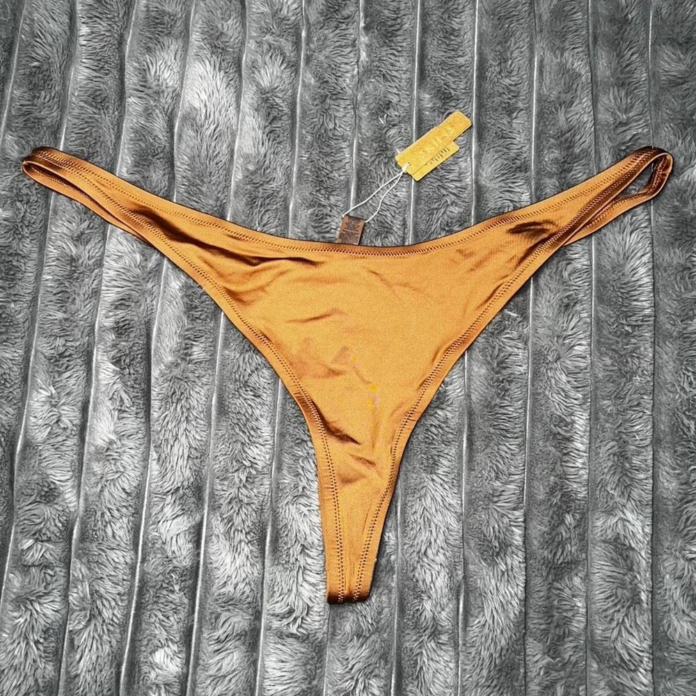 Size: 4X SKIMS Swim‎ Tanga Bikini Bottoms in Almond.